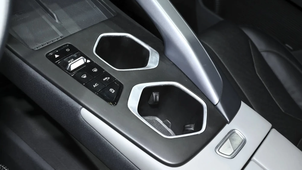 omoda c5 кроссовер интерьер второе поколение