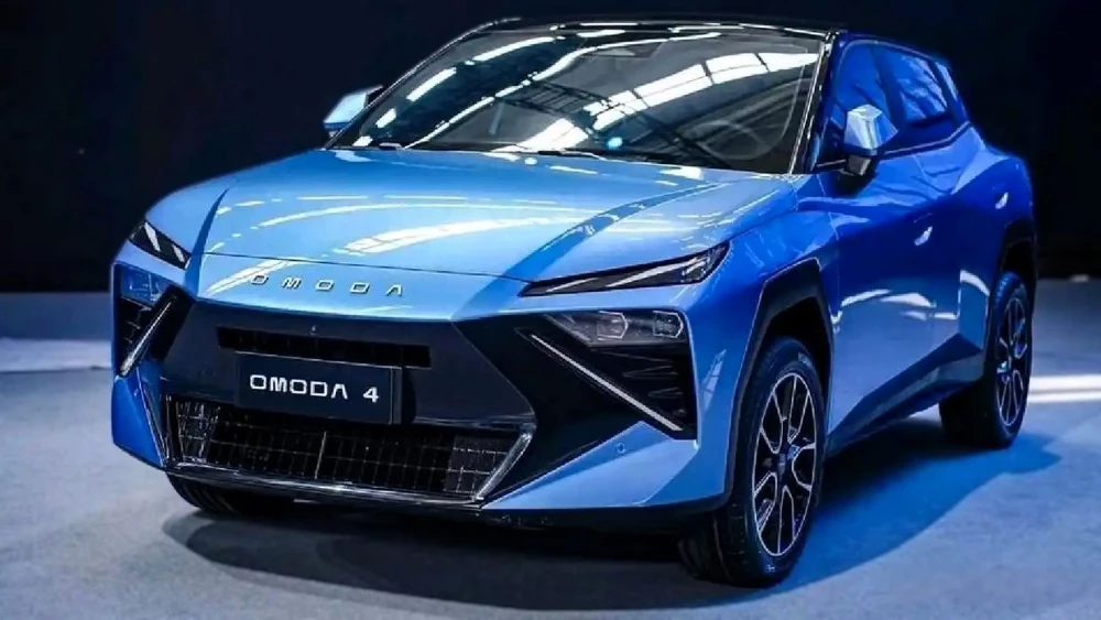 кроссовер Omoda C4 презентация спереди