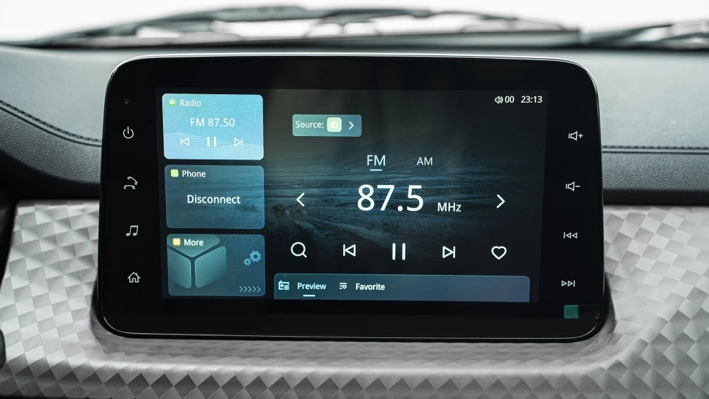Обновленный пикап Ambertruck Work NF салон интерьер медиасистема мультимедиа