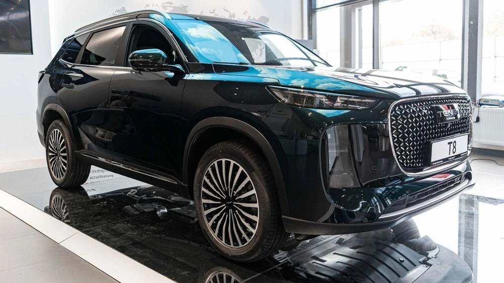 Tenet T8 у дилера в автосалоне новый купить сбоку спереди автодин