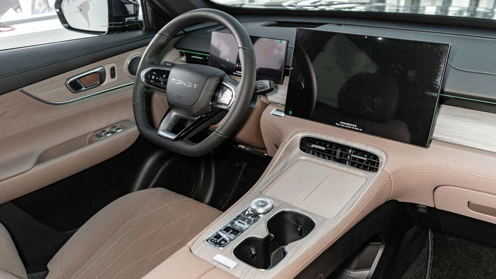 Tenet T8 у дилера в автосалоне новый купить салон интерьер автодин