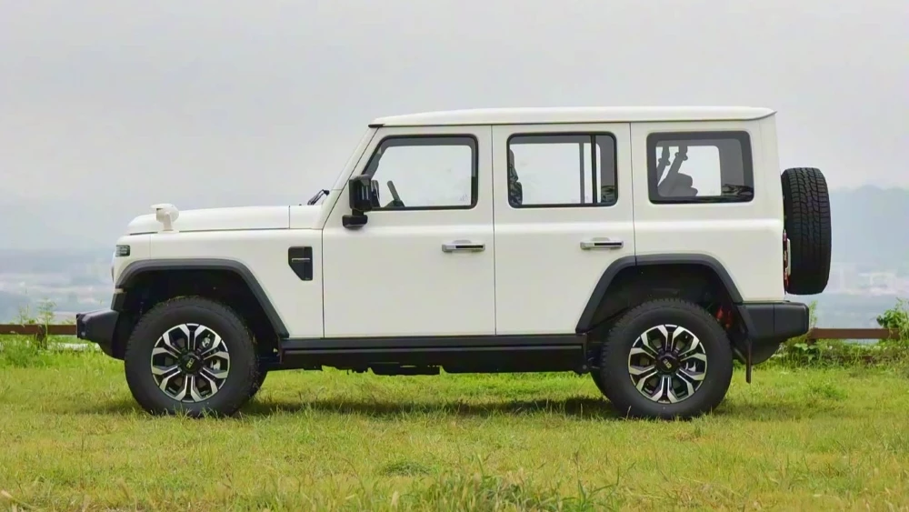 BAW 212 T01 дизельный сбоку