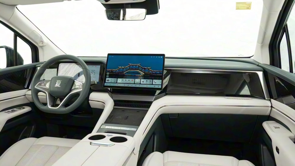 Минивэн BYD Xia 2026 модельного года салон интерьер