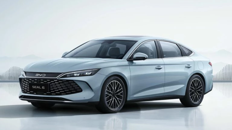 byd seal 6 гибридный седан предзаказ сбоку спереди узбекистан цена комплектация оснащение оттс каазхстан еаэс