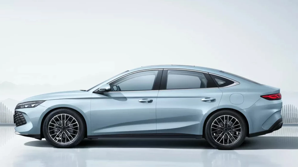 byd seal 6 гибридный седан предзаказ сбоку узбекистан цена комплектация оснащение