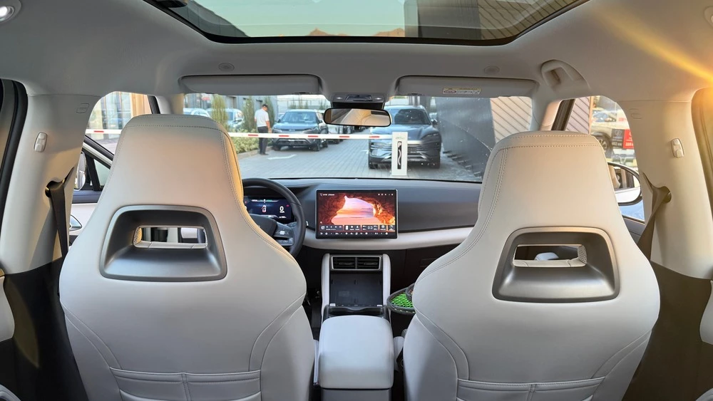 BYD Yuan салон интерьер