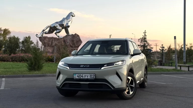BYD Yuan спереди в Казахстане тест