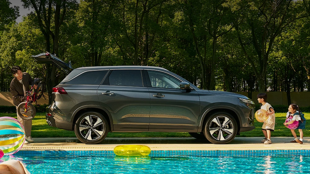 changan cs75 pro сбоку спереди кроссовер появится в россии