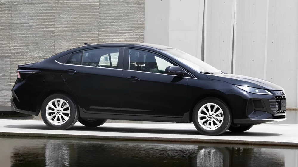 Новейший седан Chery Arrizo 6 появится в Казахстане раньше Китая сбоку спереди черный