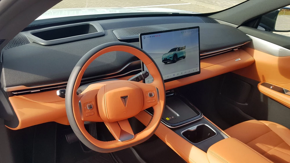 Электрический кроссовер Deepal S05 в Беларуси салон интерьер