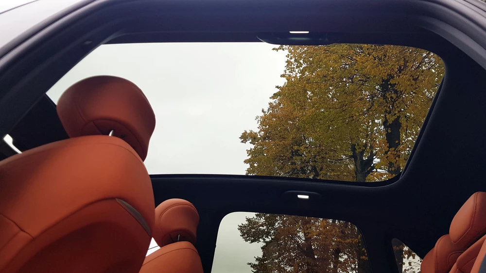 Электрический кроссовер Deepal S05 в Беларуси салон интерьер панорамная крыша