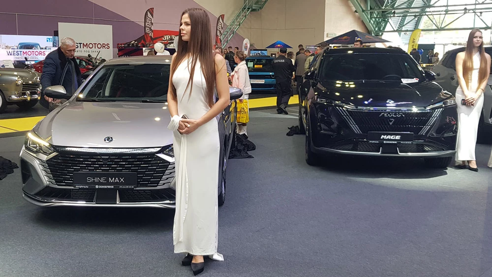 Dongfeng Shine Max и Mage спереди моторшоу 2025 в беларуси