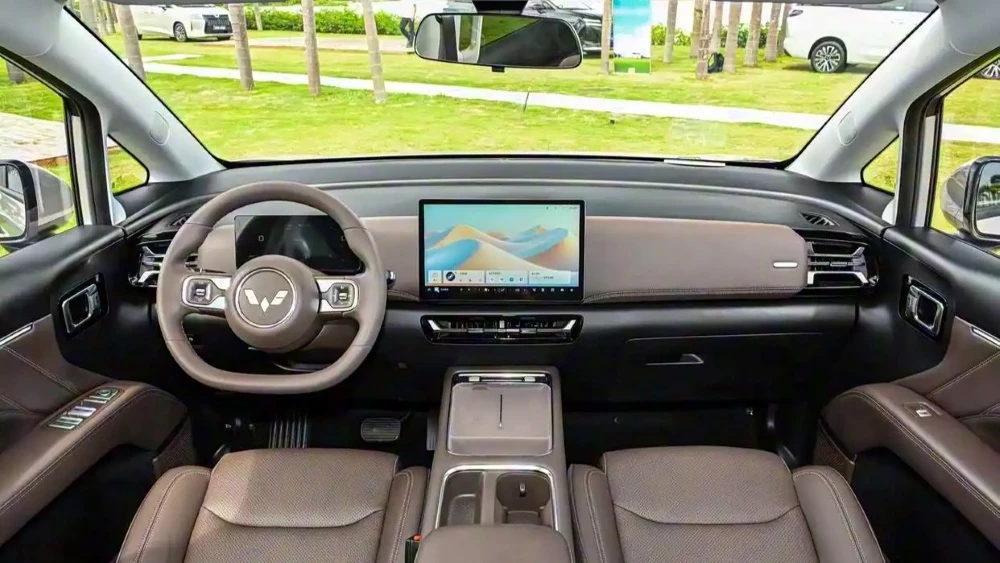 wuling starlight 730 электрический минивэн интерьер