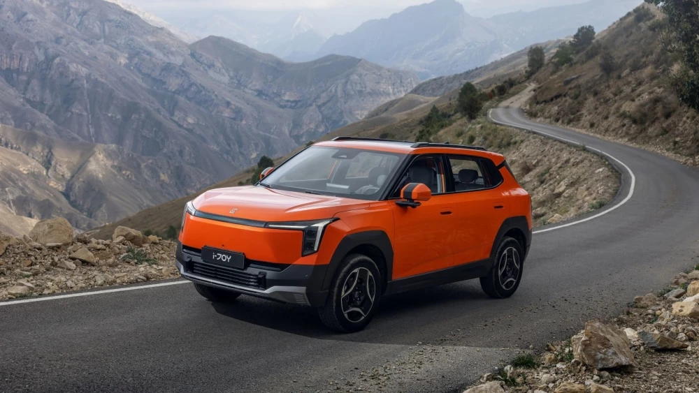 Evolute i-Joy второе поколение сбоку спереди