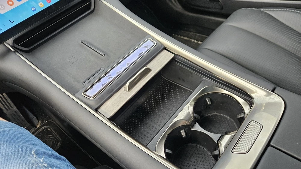 Exlantix ES салон интерьер тоннель