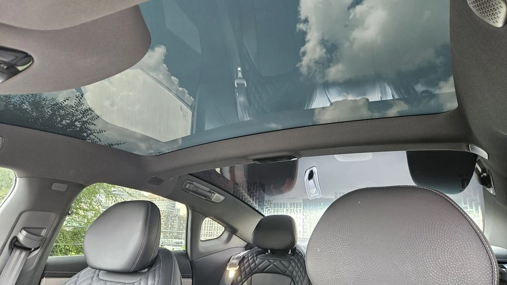 Exlantix ES салон интерьер панорамная крыша