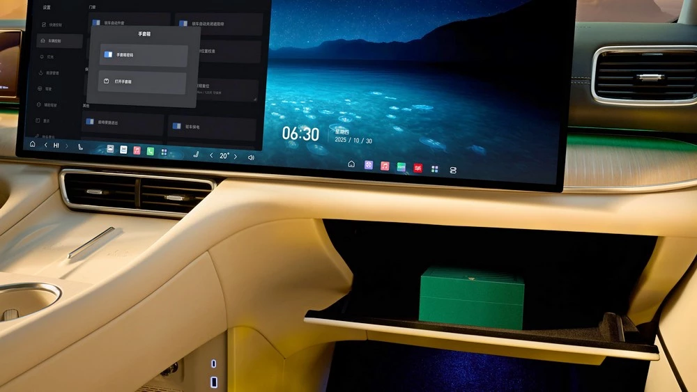 Кроссовер Chery Fulwin T11 салон интерьер тоннель мультимедиа медиасистема