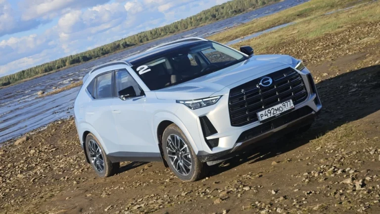 gac gs4 awd с полным приводом тест сбоку спереди