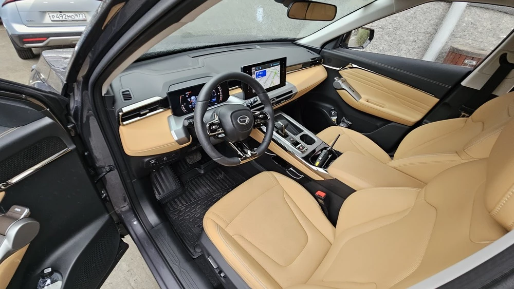 gac gs4 awd с полным приводом тест салон интерьер первый ряд сиденья