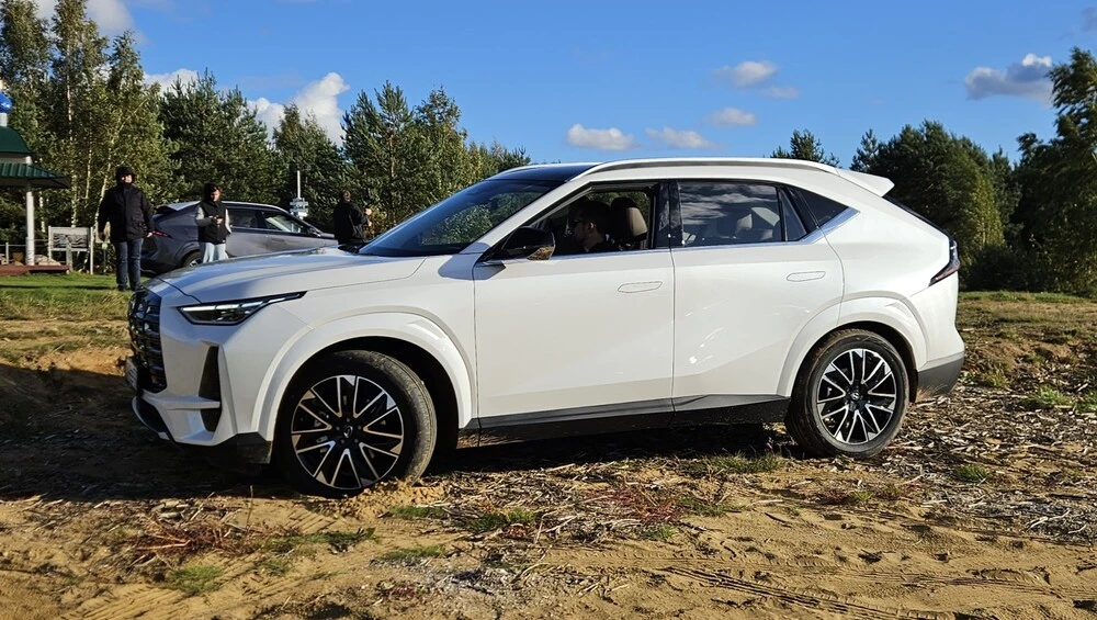 gac gs4 awd с полным приводом тест сбоку