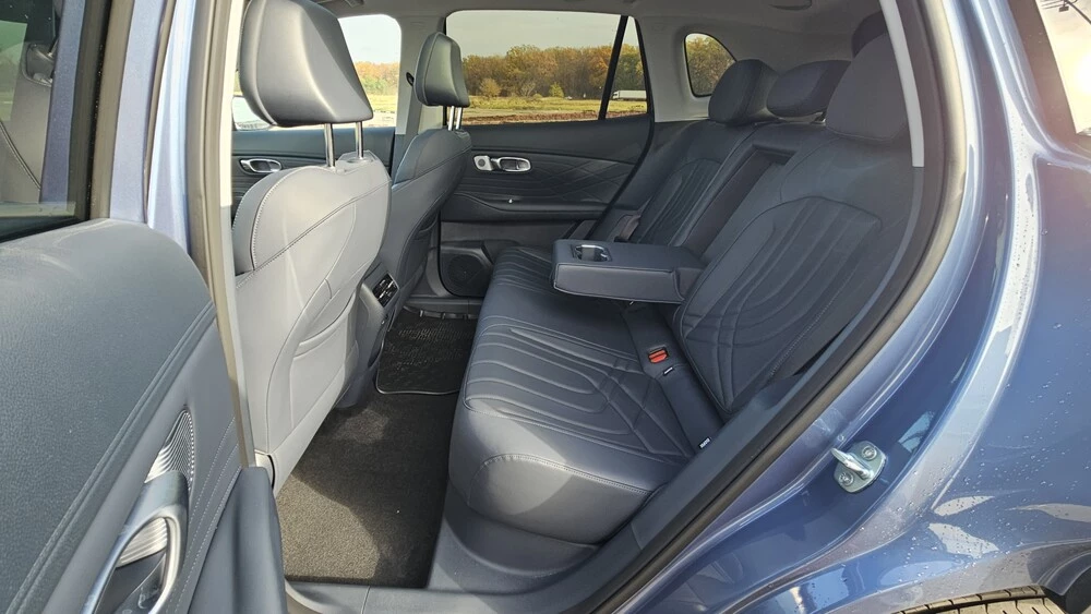 Geely EX5 EM-i тест салон интерьер второй ряд сиденья