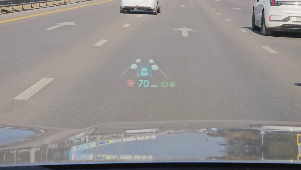 Geely EX5 EM-i тест салон интерьер стекло проекция