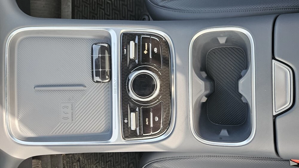 Geely EX5 EM-i тест салон интерьер тоннель