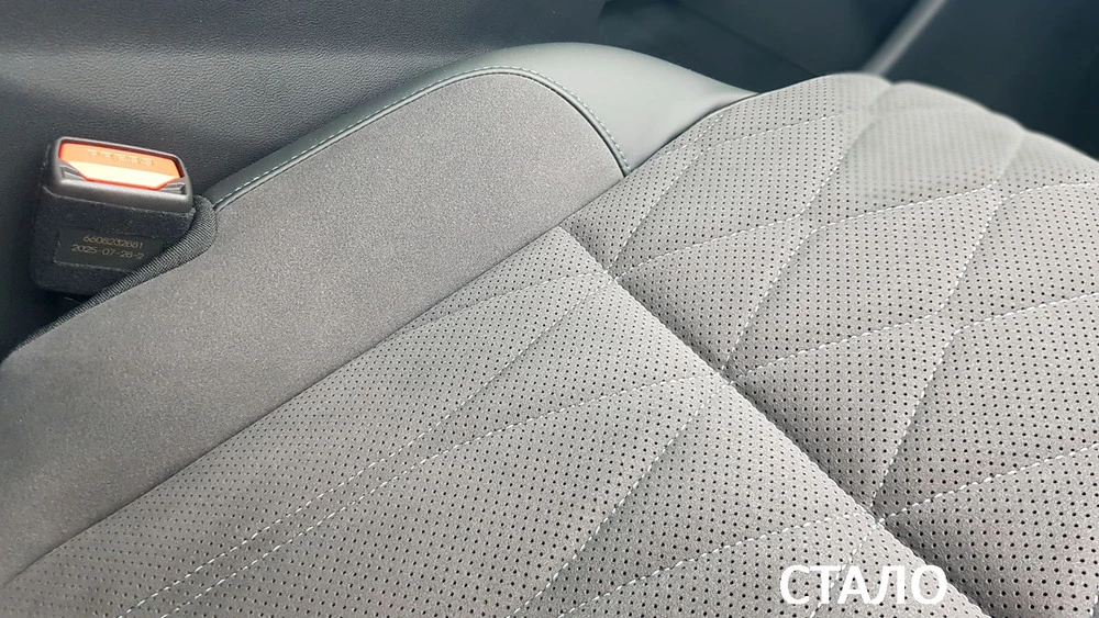 Geely Monjaro обновленный в Беларуси салон интерьер отделка сидений