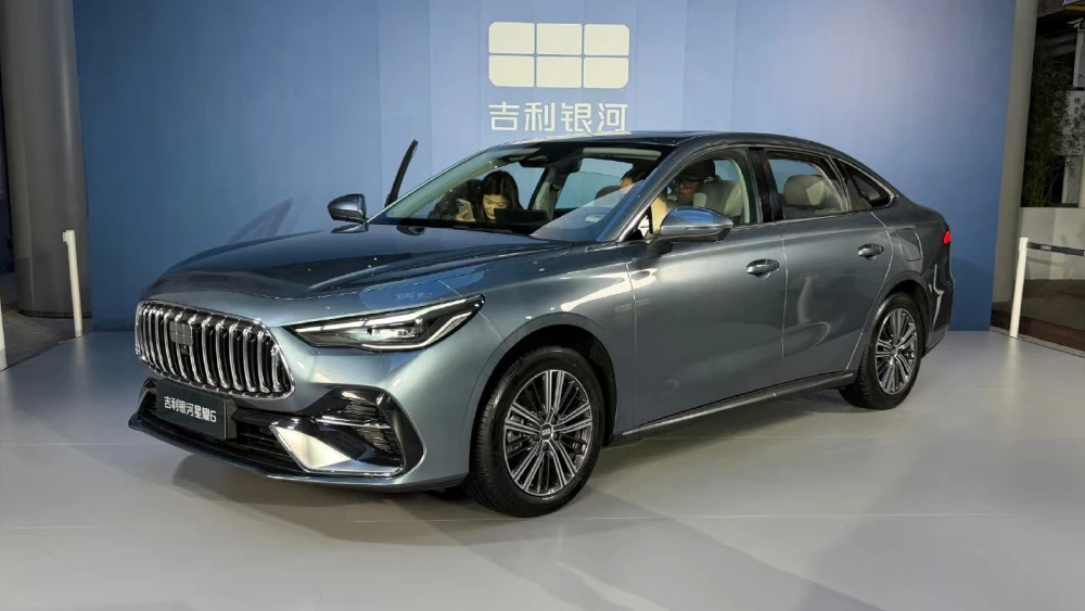 geely galaxy starshine 6 седан сбоку спереди гибридный старт продаж китай вышел на рынок китая