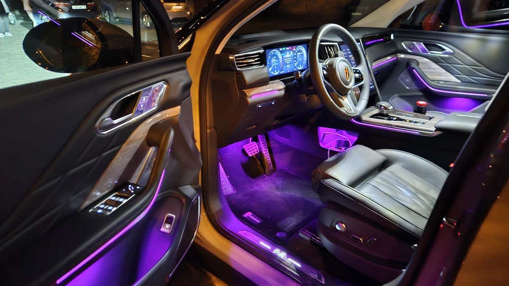 Hongqi HS7 тест салон интерьер вечерний свет атмосферная подсветка