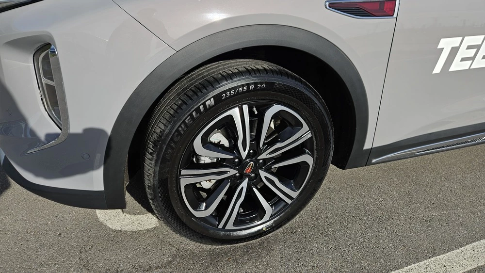 Hongqi HS7 тест колесные диски шины