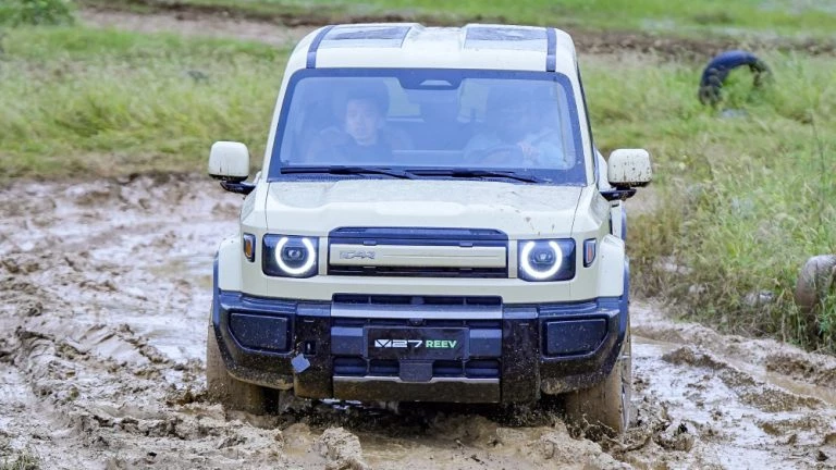 chery icaur v27 протестировали в китае перед стартом продаж в россии гибридный внедорожник спереди