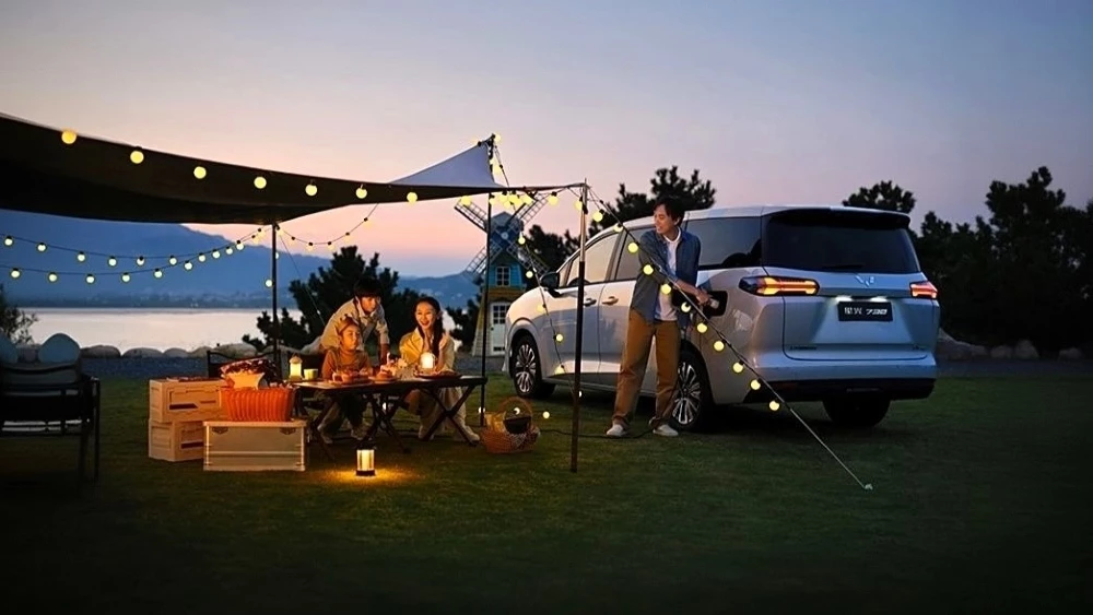 wuling starlight 730 электрический сбоку сзади минивэн