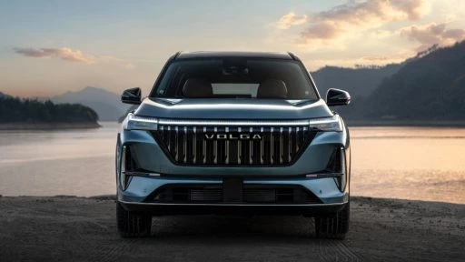 кроссовер Volga Geely Atlas спереди