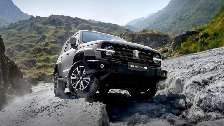 обновленный tank 300 в России сбоку спереди