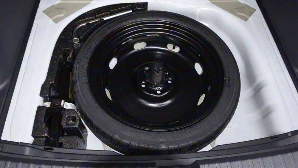 Jetta VS5 2025 багажник салон интерьер докатка  колесо