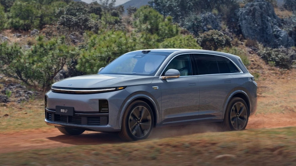 li auto l7 сбоку спереди серый кроссовер