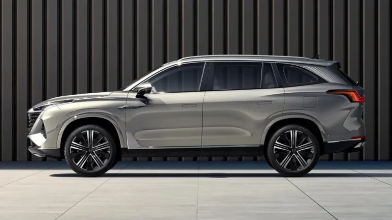 Москвич М90 кроссовер сбоку серебряный на базе MG RX9 MG Q IS31