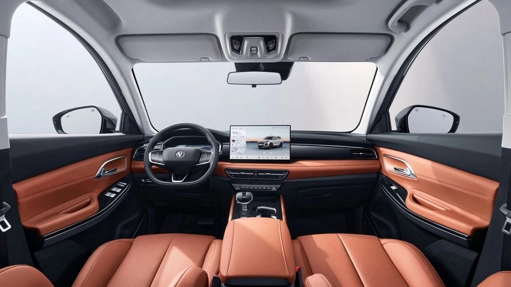 Обновленный кроссовер Changan CS75 Pro салон интерьер