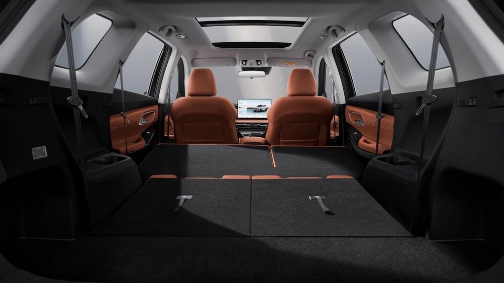 Обновленный кроссовер Changan CS75 Pro салон интерьер багажник сложенные сиденья