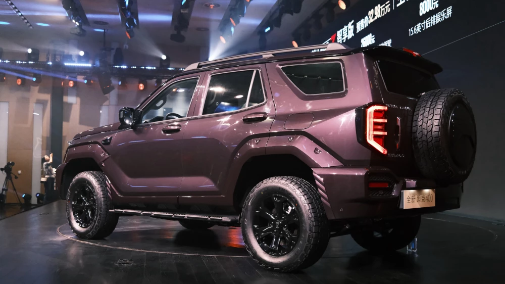 обновленный tank 400 внедорожник гибридный сбоку сзади фиолетовый вышел в заказ в китае цена