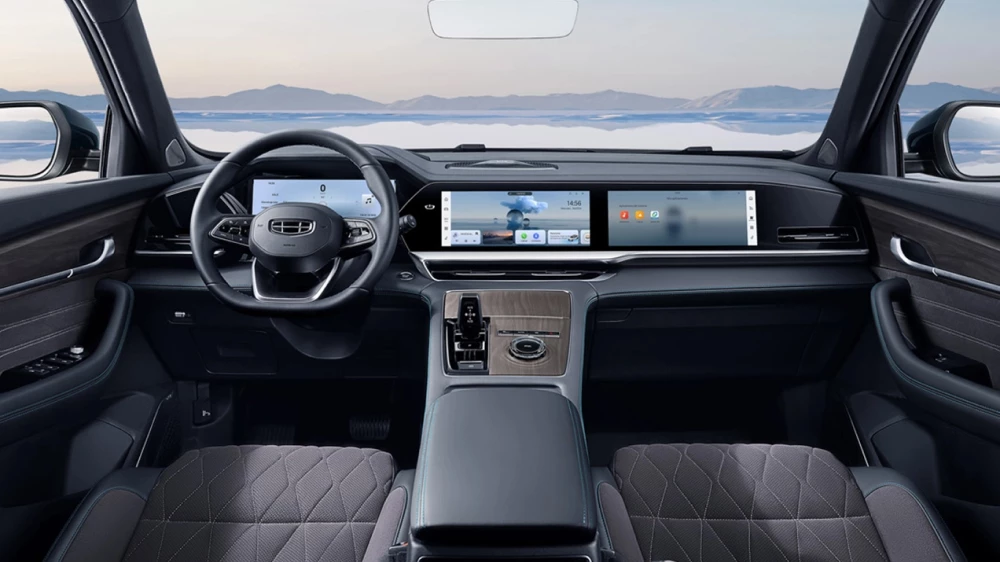 Обновленный Geely Monjaro получил ОТТС и подешевел кроссовер салон беларусь цена flagship plus