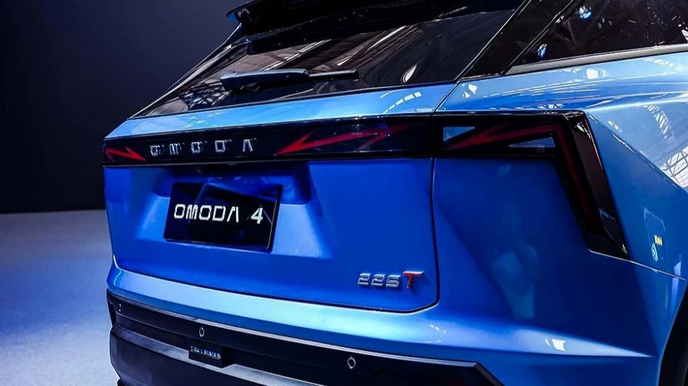 кроссовер Omoda C4 презентация сзади