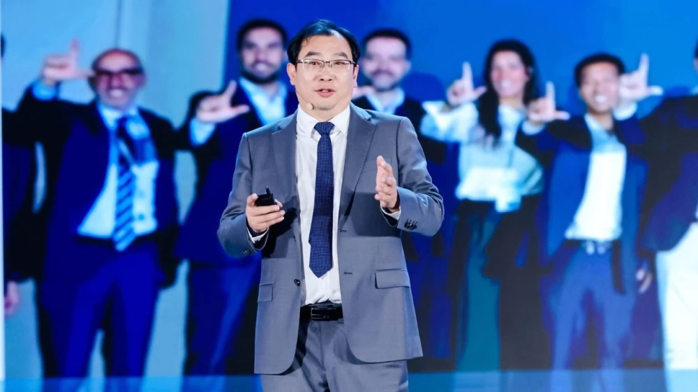 президент chery intrantional чажн гуйбин во время chery user summit 2025