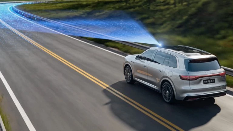 В Китае назвали лучшие системы умного вождения huawei