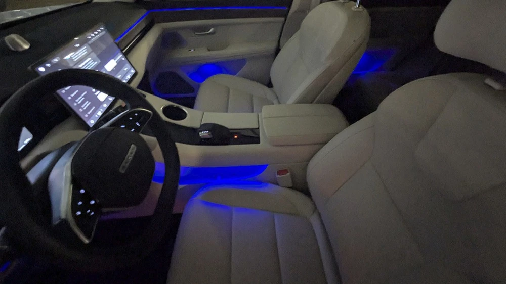 Seres M5 салон интерьер подсветка атмосферная вечерний свет