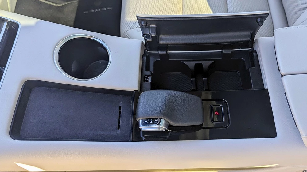 Seres M5 салон интерьер тоннель селектор подстаканники