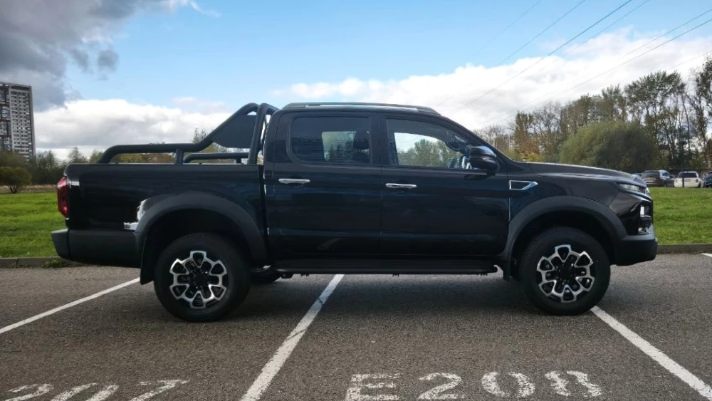 Sollers ST9 спереди сбоку