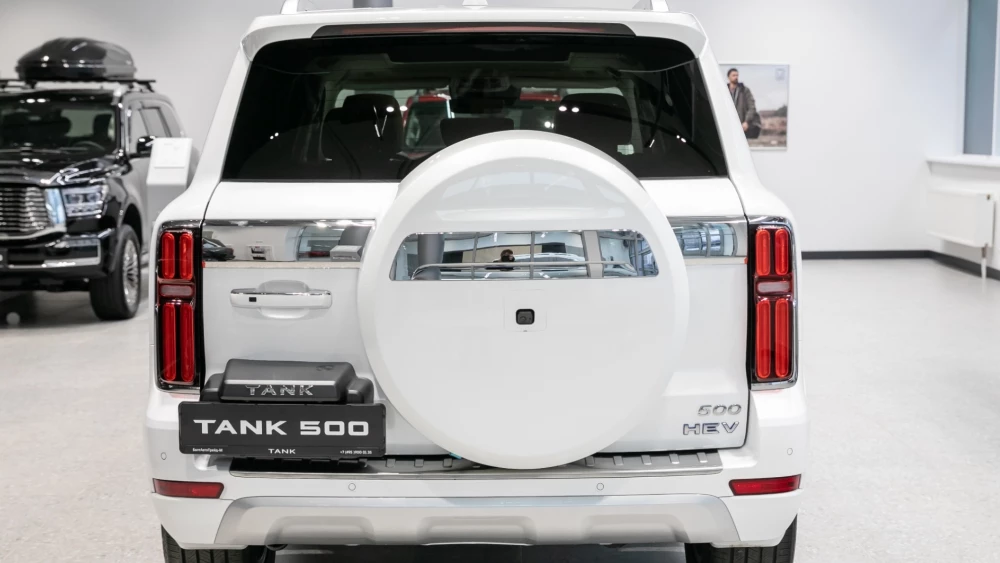 Tank 500 у дилера в автосалоне купить новый официального дилера TANK БалтАвтоТрейд сзади с колесом