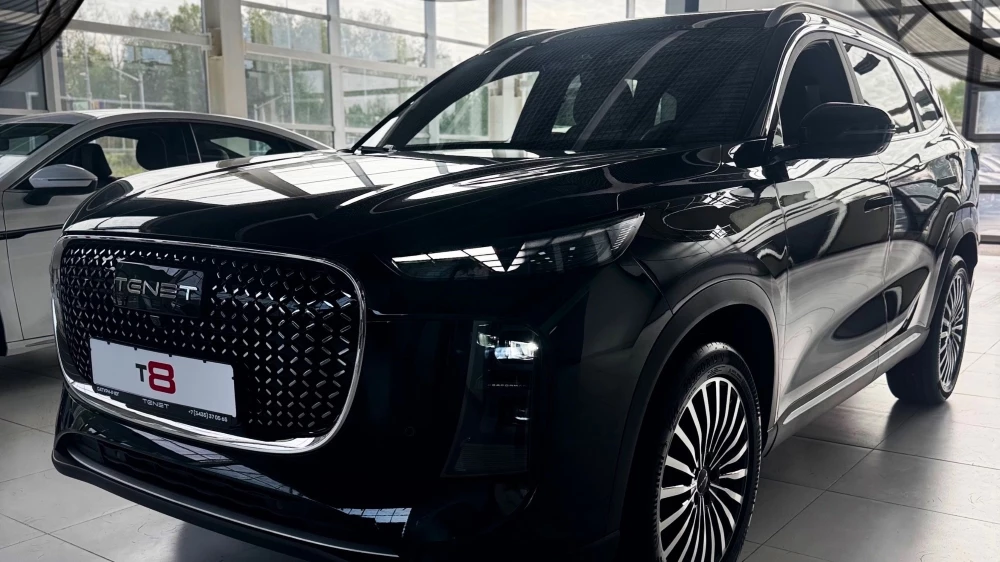 Кроссовер Tenet T8 в ДЦ Сатурн-Р Юг Нижний Тагил сбоку спереди новый купить автосалон